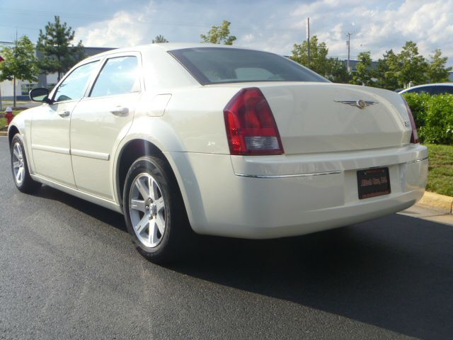 Chrysler 300 2007 photo 2