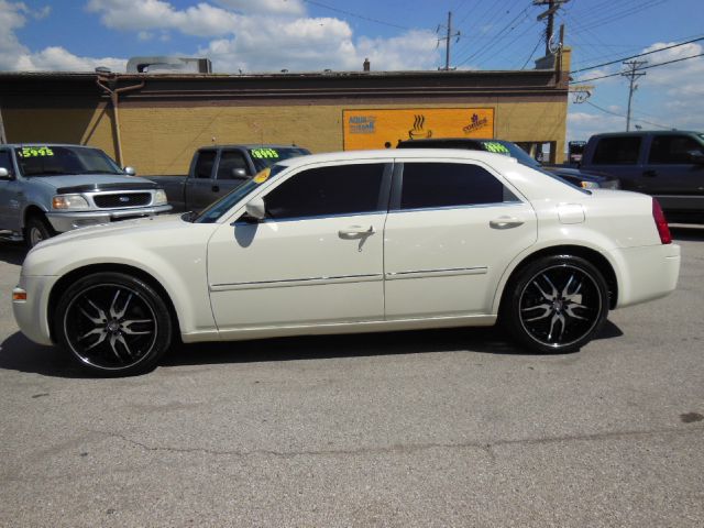 Chrysler 300 Base Sedan