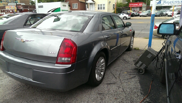 Chrysler 300 2007 photo 2