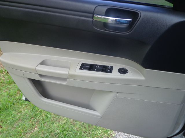 Chrysler 300 2007 photo 2