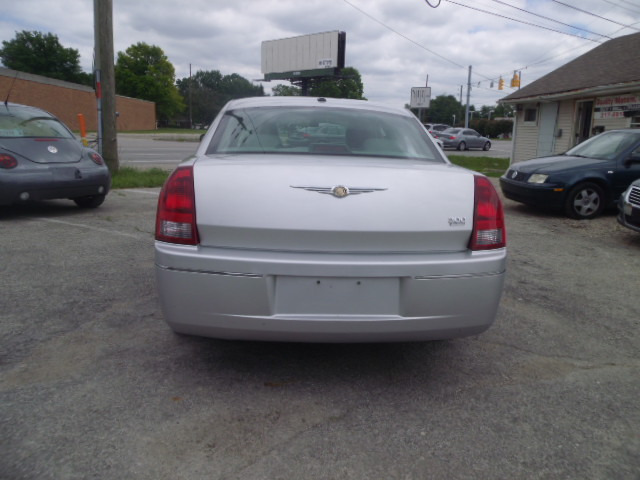 Chrysler 300 2007 photo 25