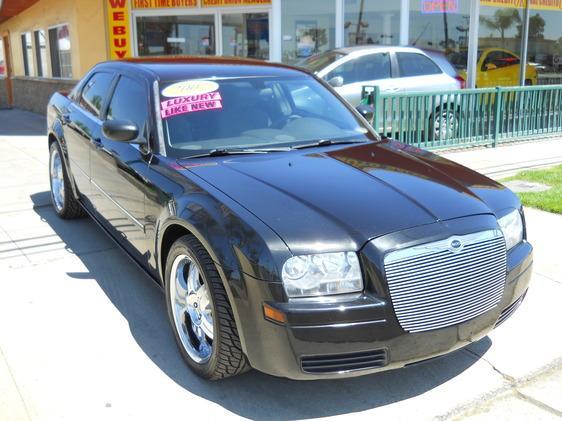 Chrysler 300 Base Sedan