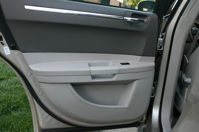 Chrysler 300 2007 photo 2