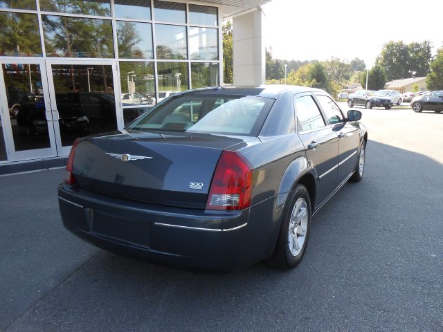 Chrysler 300 2007 photo 2