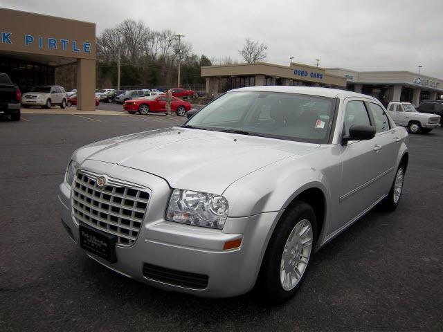 Chrysler 300 2007 photo 2