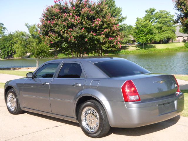 Chrysler 300 2007 photo 2