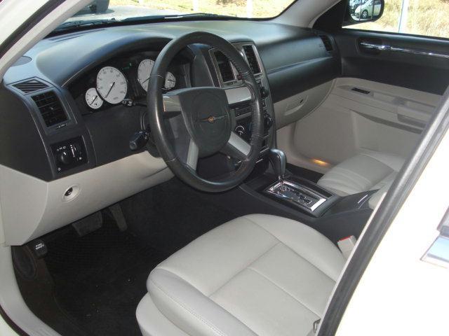 Chrysler 300 2007 photo 2