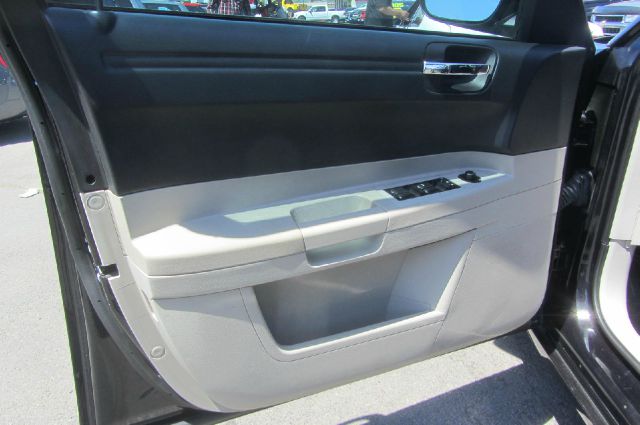 Chrysler 300 2007 photo 13