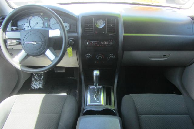 Chrysler 300 2007 photo 14