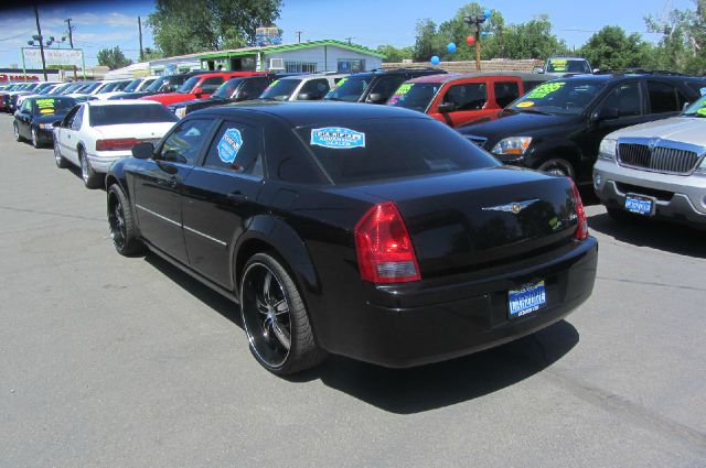 Chrysler 300 2007 photo 2