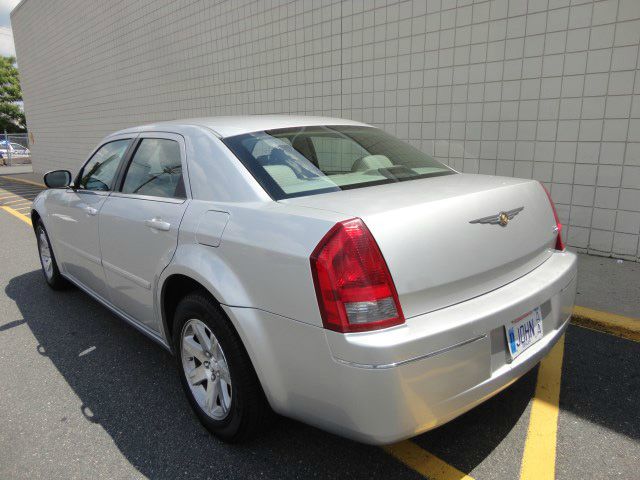 Chrysler 300 2007 photo 2