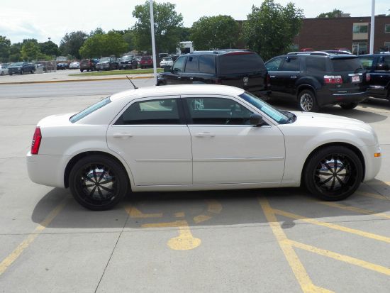 Chrysler 300 Elk Conversion Van Sedan