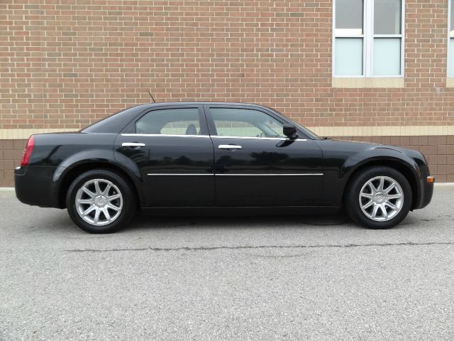 Chrysler 300 2008 photo 2