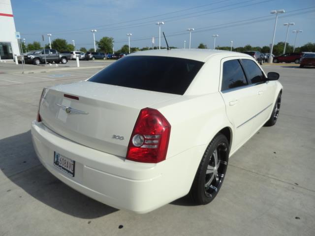 Chrysler 300 2008 photo 3