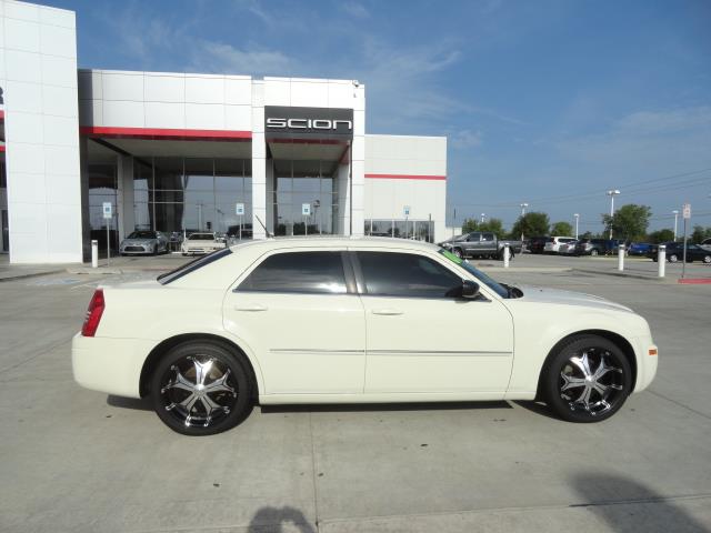 Chrysler 300 2008 photo 4