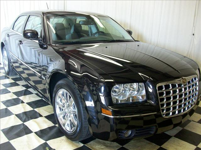 Chrysler 300 2008 photo 2