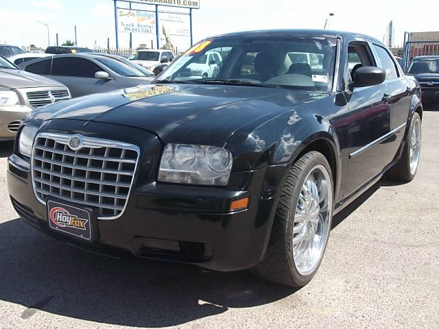 Chrysler 300 2008 photo 2