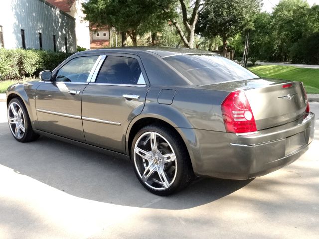 Chrysler 300 2008 photo 2