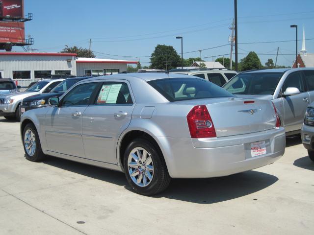 Chrysler 300 Elk Conversion Van Unspecified