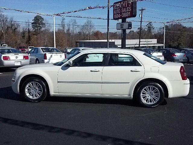 Chrysler 300 2008 photo 2