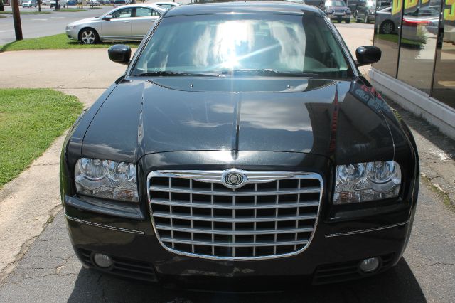 Chrysler 300 2008 photo 2