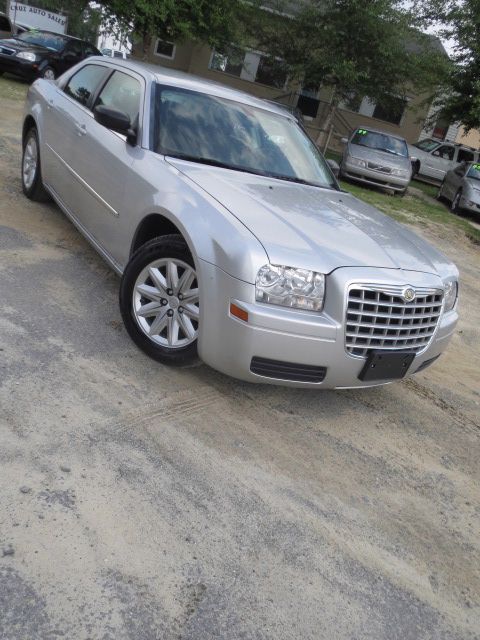 Chrysler 300 2008 photo 12