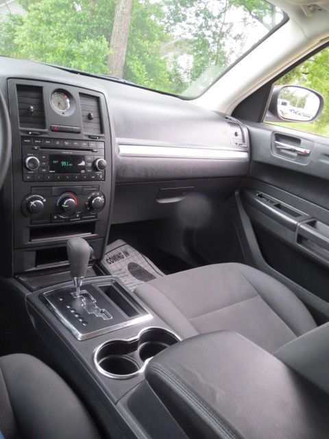 Chrysler 300 2008 photo 15