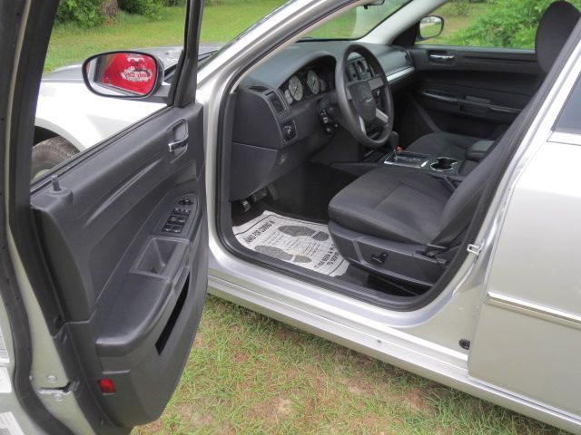 Chrysler 300 2008 photo 17