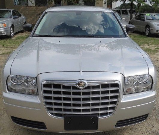 Chrysler 300 2008 photo 18