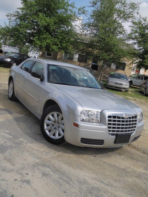 Chrysler 300 2008 photo 2