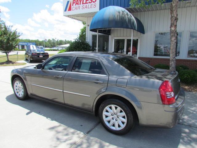 Chrysler 300 2008 photo 8