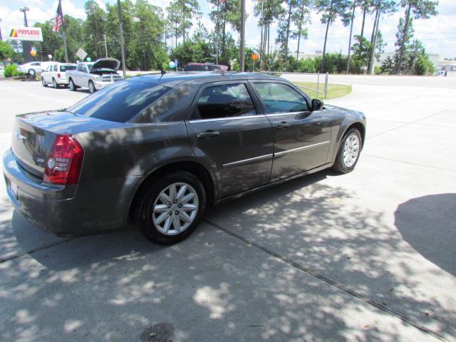 Chrysler 300 2008 photo 9