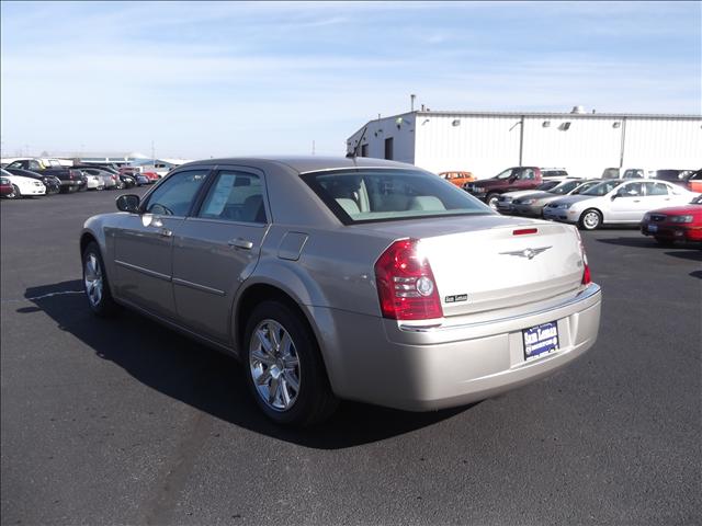 Chrysler 300 2008 photo 2