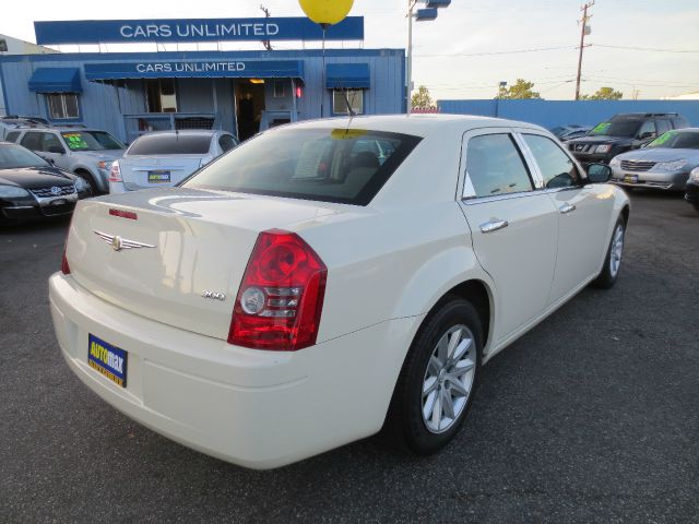 Chrysler 300 2008 photo 10