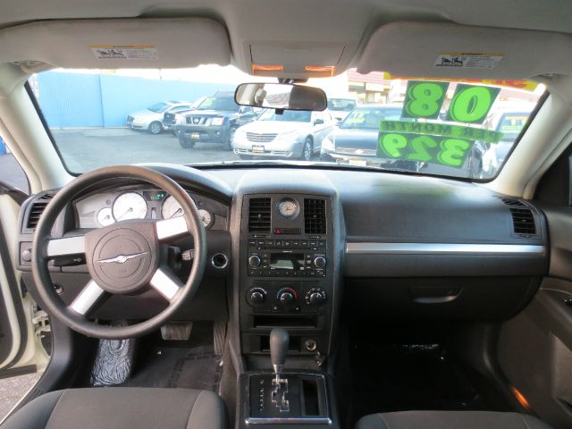 Chrysler 300 2008 photo 9