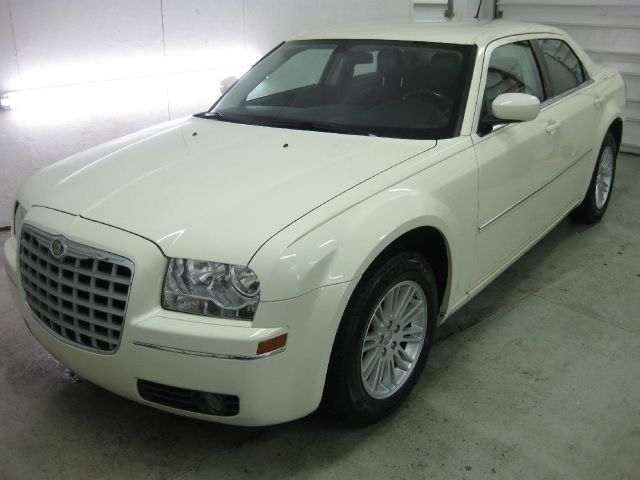 Chrysler 300 2008 photo 2