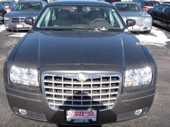 Chrysler 300 2008 photo 16