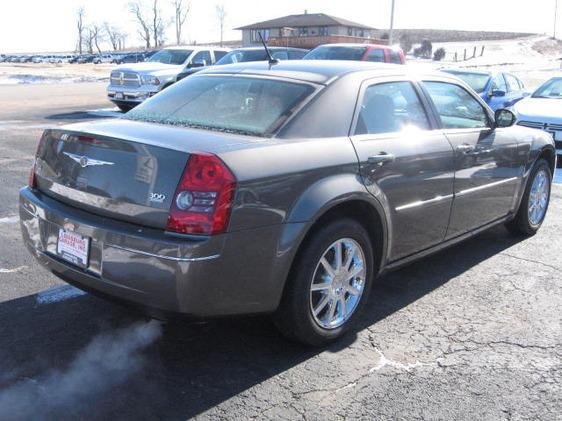 Chrysler 300 2008 photo 2