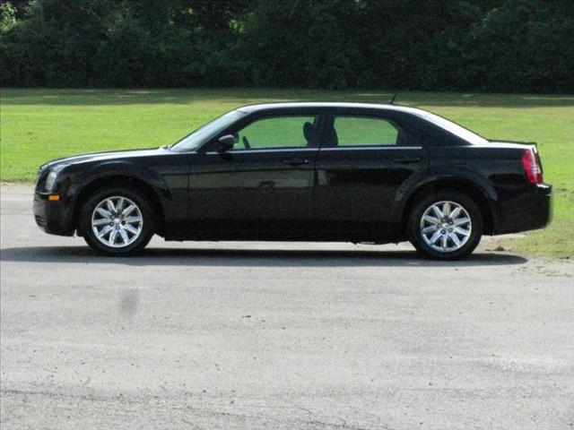 Chrysler 300 2008 photo 21