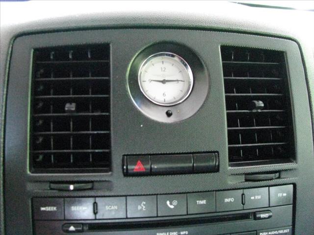 Chrysler 300 2008 photo 25