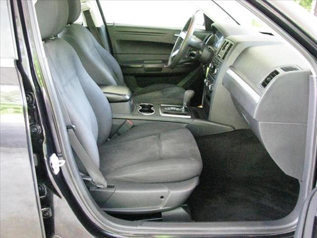 Chrysler 300 2008 photo 8