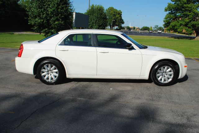 Chrysler 300 2008 photo 2