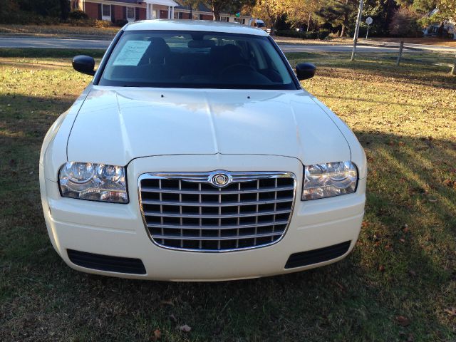 Chrysler 300 2008 photo 2