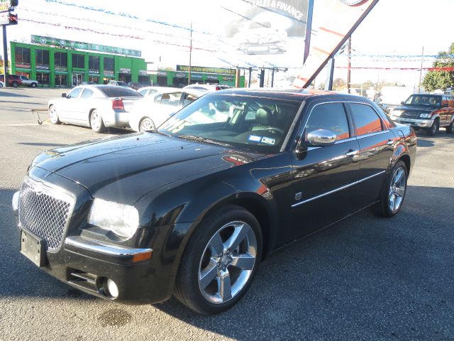 Chrysler 300 2008 photo 2