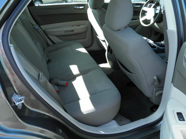 Chrysler 300 2008 photo 11