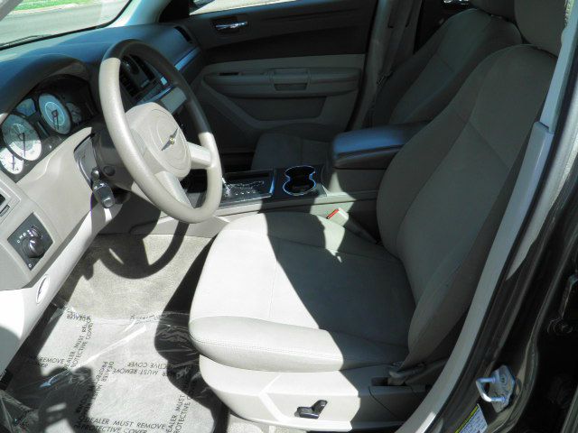 Chrysler 300 2008 photo 14