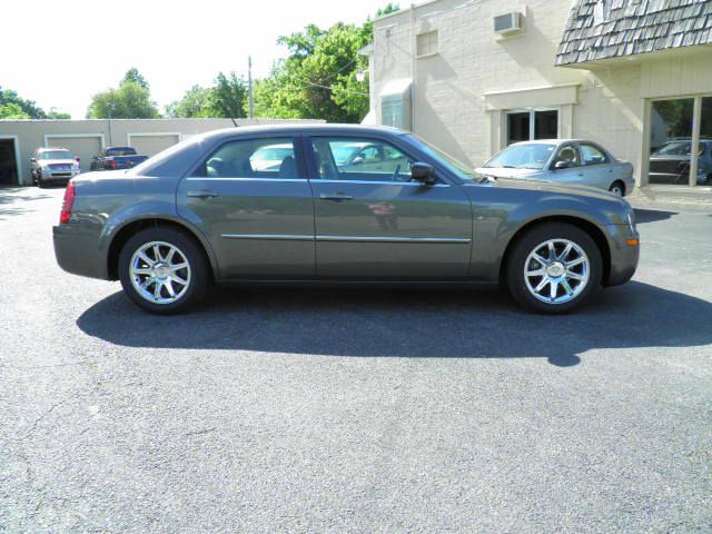 Chrysler 300 2008 photo 16