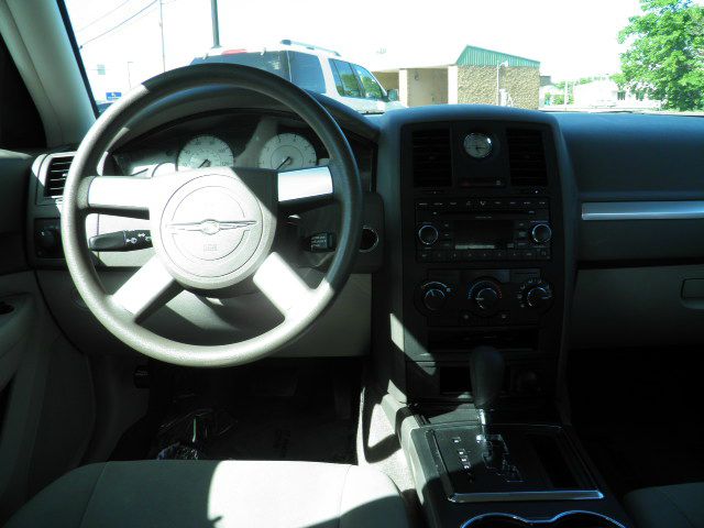 Chrysler 300 2008 photo 23