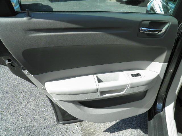 Chrysler 300 2008 photo 25