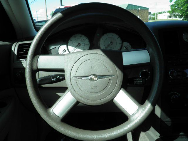 Chrysler 300 2008 photo 8